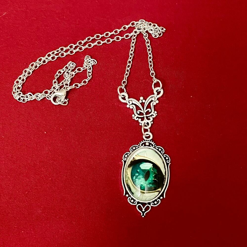 NEW Women's Necklace Watchful Eye Pendant Necklace Mystic Supernatural Trinket